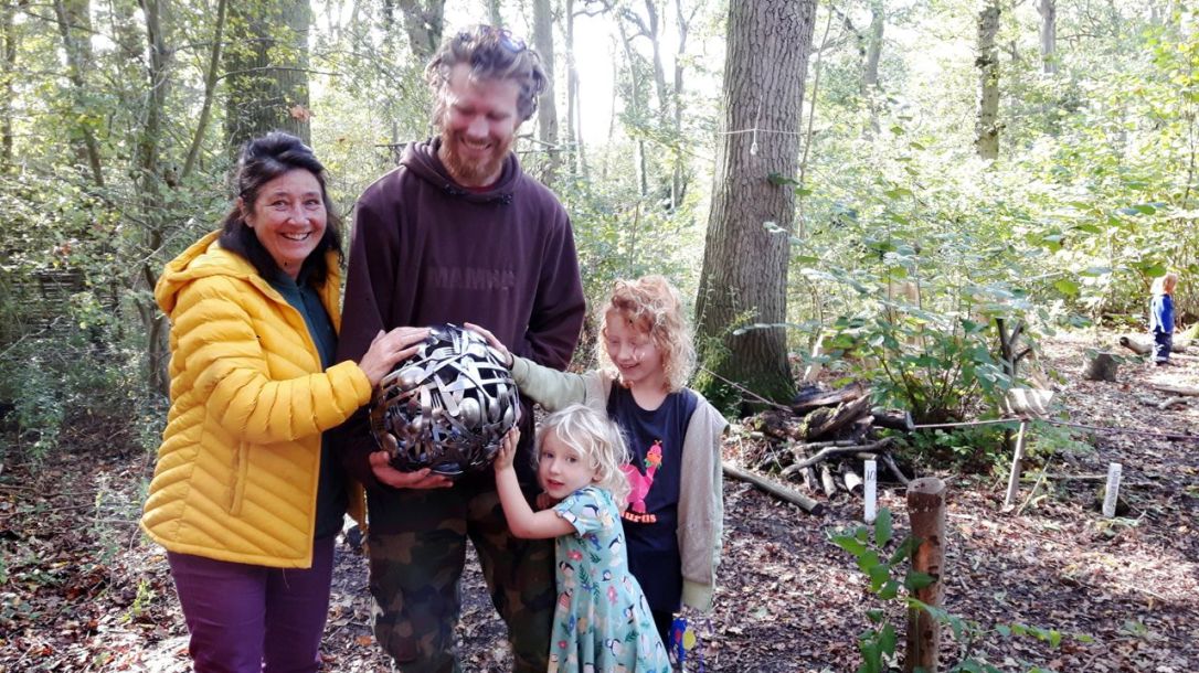 The Earth arrives, James